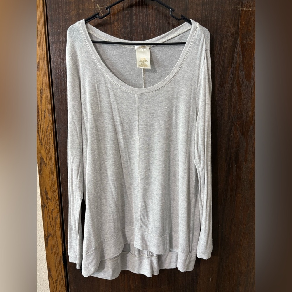 Matty M Light Gray Long Sleeve Top